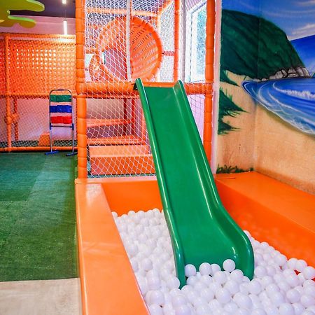 Costao Do Santinho Resort All Inclusive Florianopolis Exterior photo A slide in a ball pit