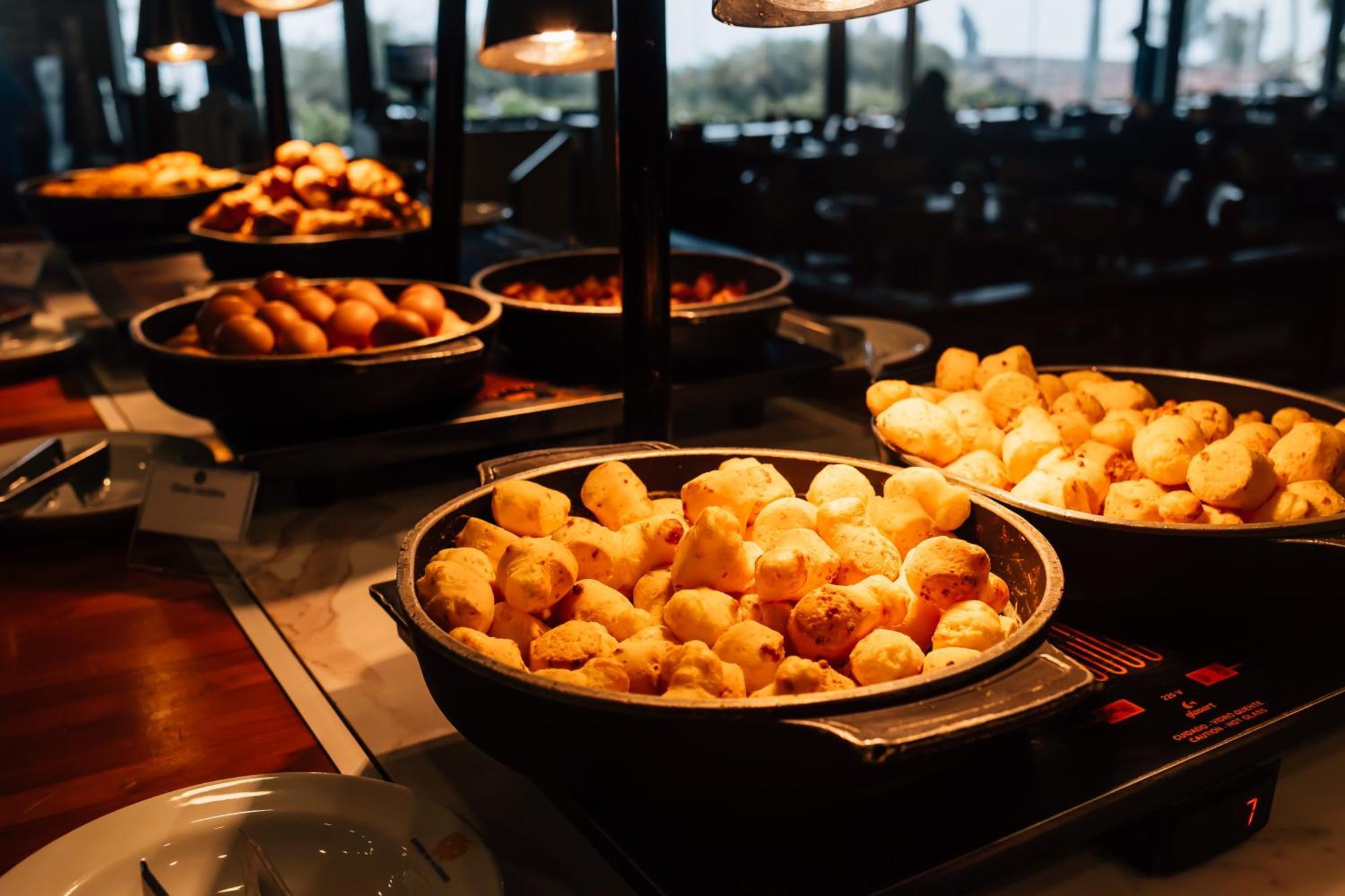Costao Do Santinho Resort All Inclusive Florianopolis Exterior photo A chafing dish