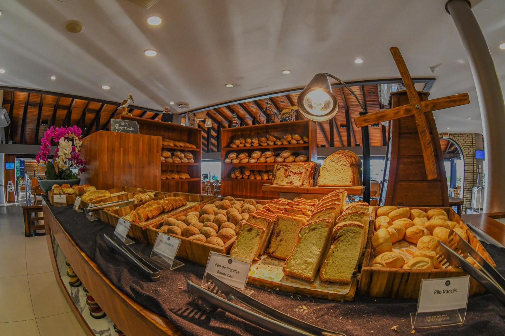 Costao Do Santinho Resort All Inclusive Florianopolis Exterior photo Bread at a buffet