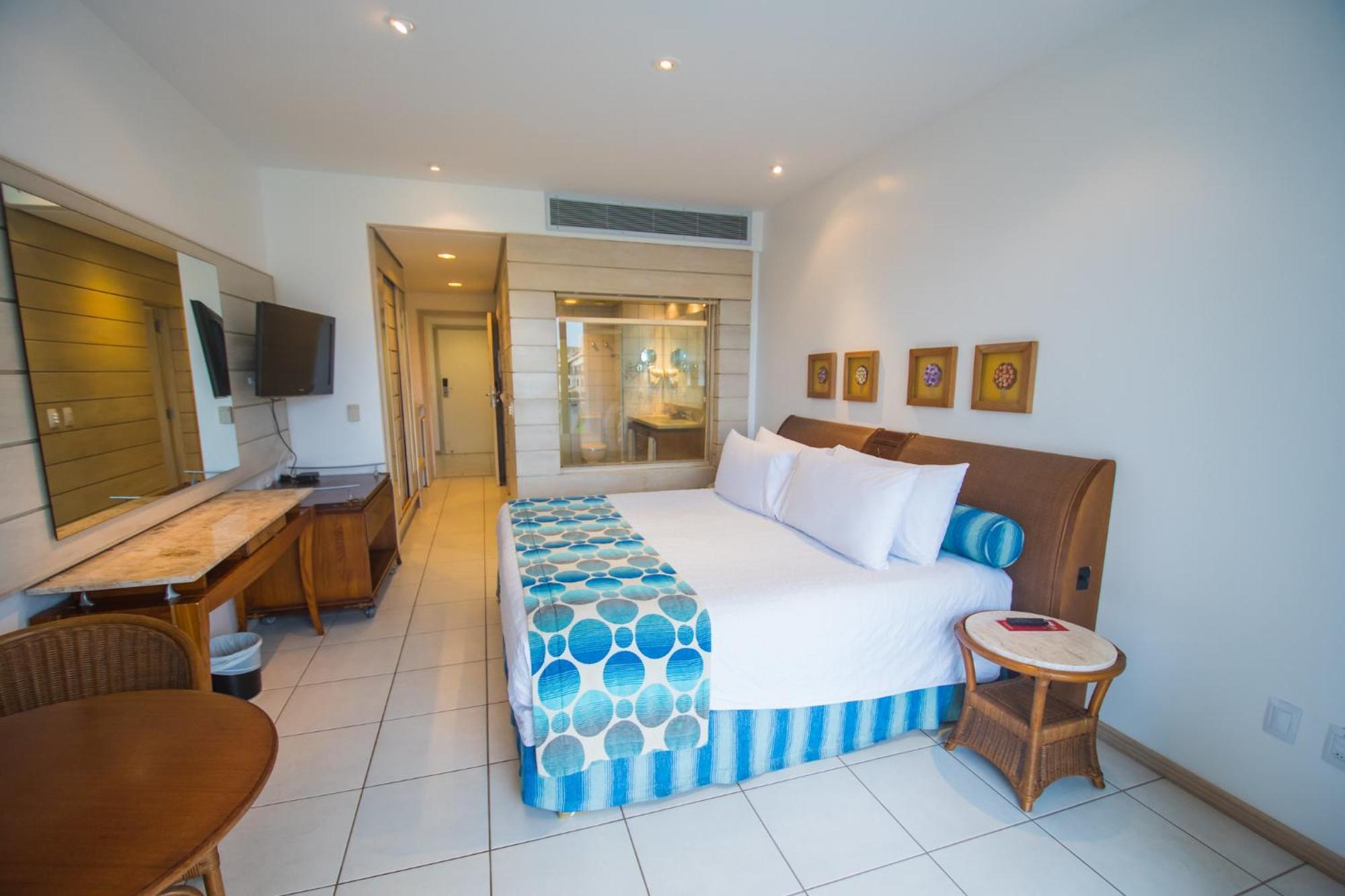 Costao Do Santinho Resort All Inclusive Florianopolis Room photo A room at the hotel
